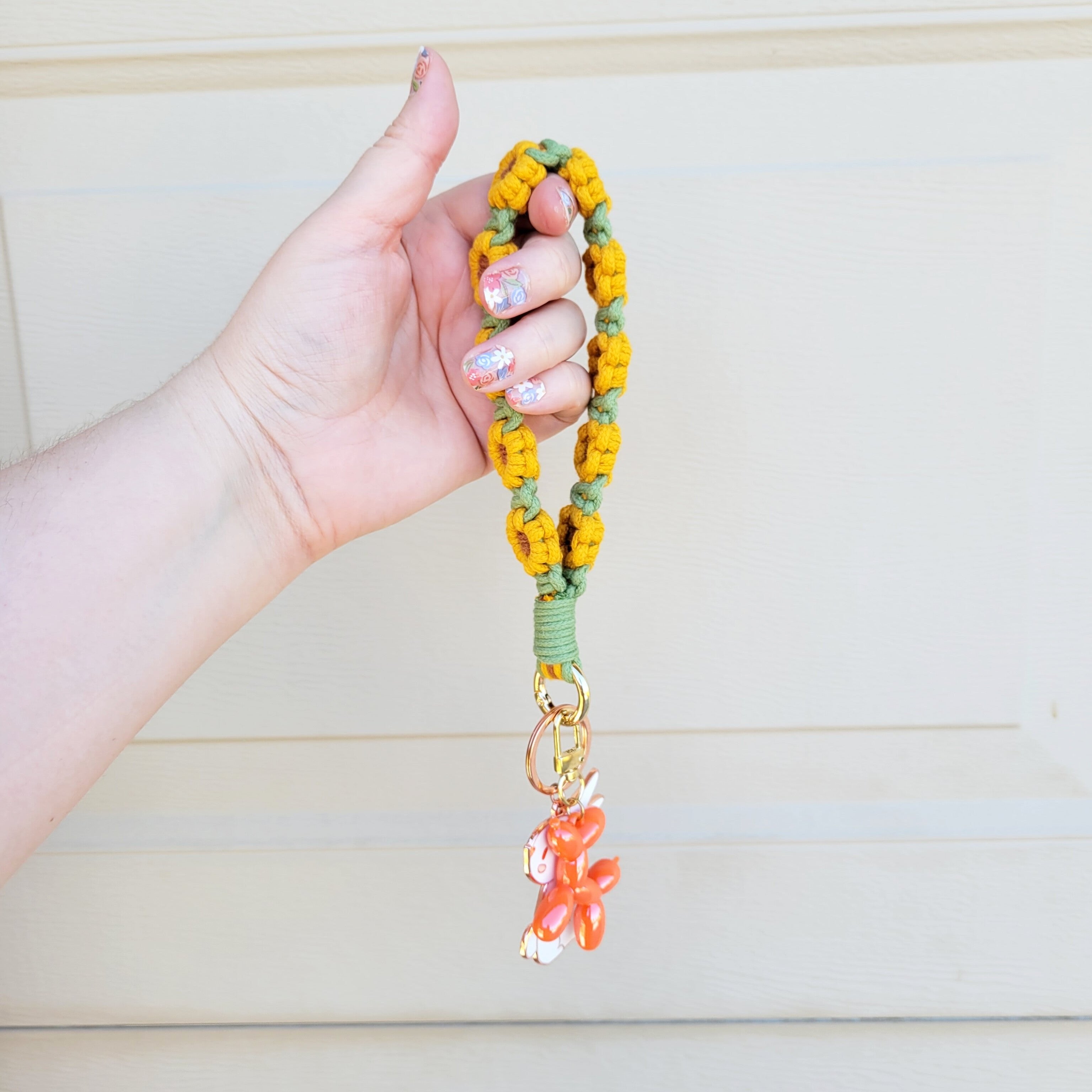 Green and Sunflower Yellow Flower Macrame Wristlet Keychain – Ivy Lee